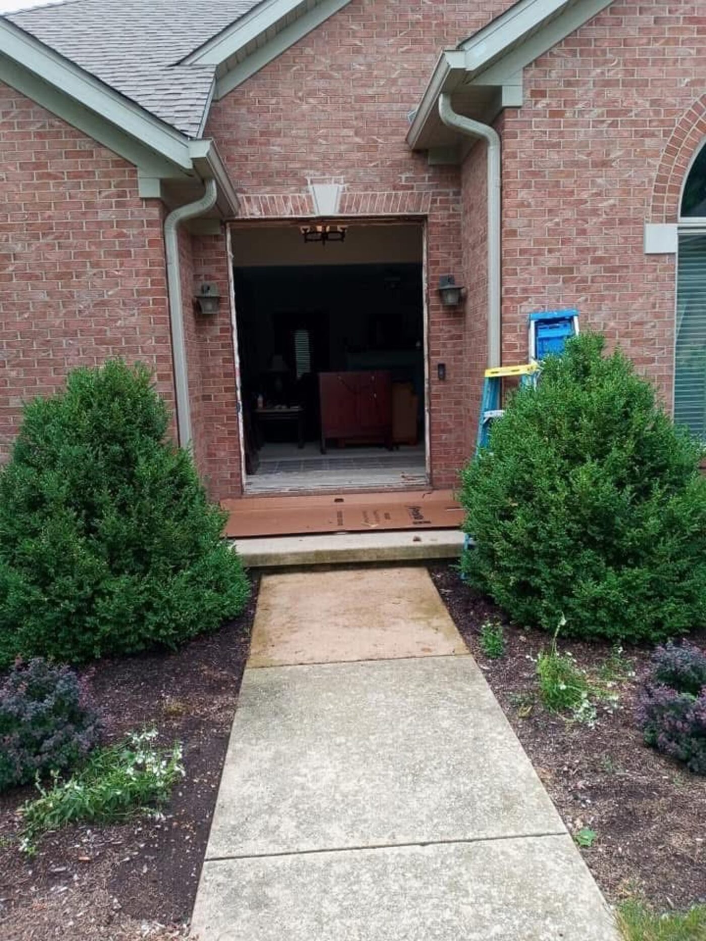 Open entryway before the new front door was installed